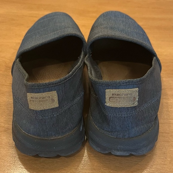 Denim slide-in walking shoes by Skechers - Picture 2 of 7